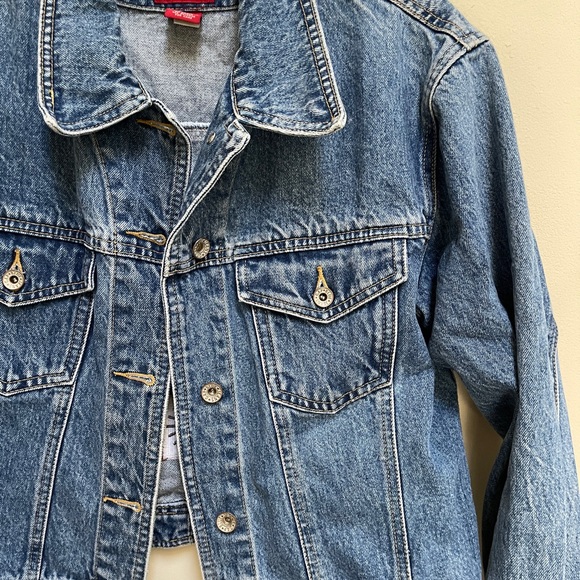 Unique Gap Denim Jacket - Picture 2 of 10
